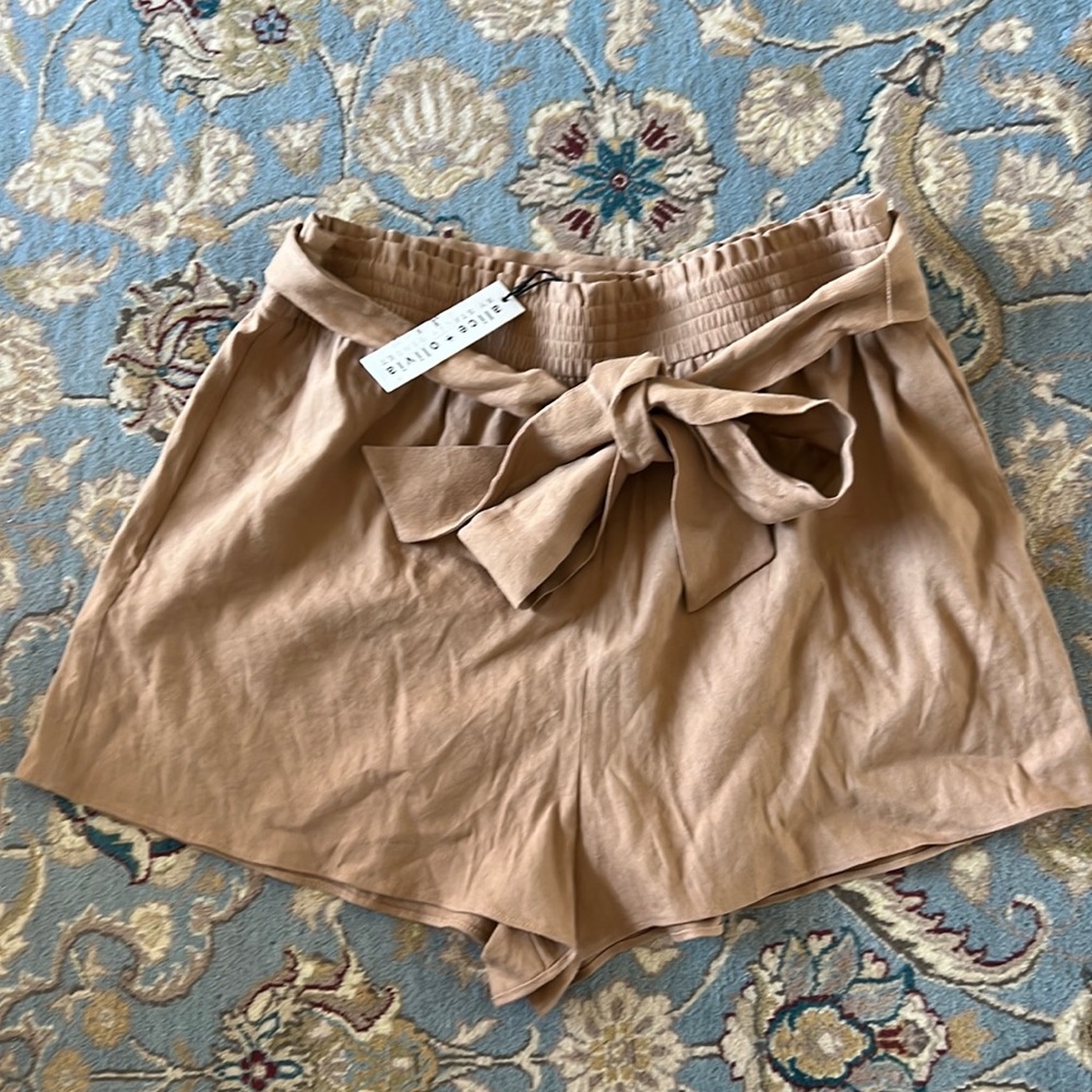 Alice and Olivia linen belted short